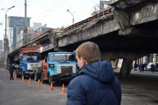 #Темадня: Соцсети и эксперты отреагировали на обрушение Шулявского путепровода