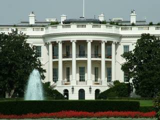 В Белом доме подтвердили, что готовят встречу Трампа с Путиным