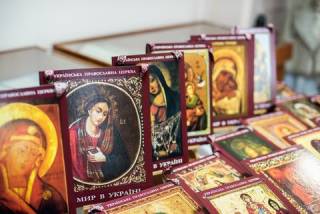 В УПЦ освятили 100 икон, с которыми украинцы пройдут Дорогой скорби в Страстную Пятницу в Иерусалиме
