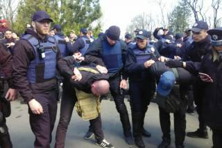 В Одессе произошли столкновения между проукраинскими и пророссийскими активистами. «Правый сектор» объявил мобилизацию