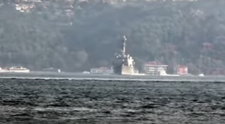 Ракетный эсминец США зашел в акваторию Черного моря