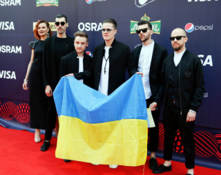 «Евровидение-2017»: 97 тысяч гривен спишут на сайт, который будет работать всего две недели, а 894 тысячи гривен – на костюмы для ведущих