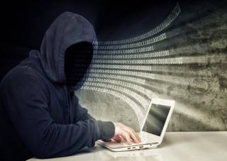 Российские хакеры могут быть причастны к масштабной вирусной атаке. Для защиты нужно скачать специальный патч