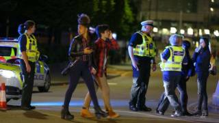 Взрыв на концерте в сердце Англии унес жизни по меньшей мере 19 человек