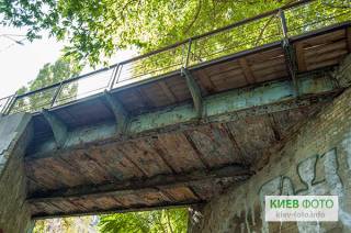 В Киеве может рухнуть еще один мост - старейший в столице