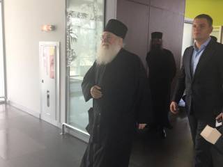 В Украину прибыл известный афонский монах - игумен монастыря Ватопед