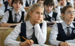 Украинские школьники будут изучать безвиз и азы выживания на войне