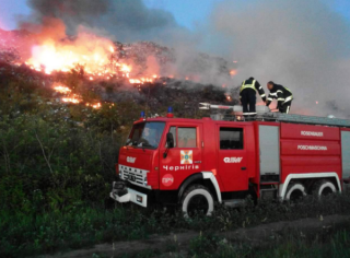 Под Черниговом вспыхнул масштабный пожар на свалке