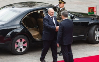 Из-за кортежа Лукашенко Киев застыл в одной гигантской пробке