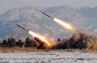 В мире растет напряженность из-за ситуации с КНДР. Япония готовится сбивать ракеты