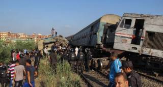 Египетский чиновник умер, увидев собственными глазами последствия страшной железнодорожной аварии