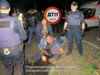 В Киеве пьяные ромы напали на полицейских