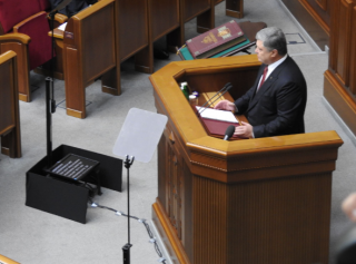 #Темадня: Соцсети и эксперты отреагировали на послание Порошенко к парламенту