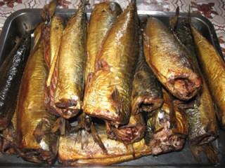 Во Львове 22 человека отравилось рыбой, купленной на привокзальном рынке