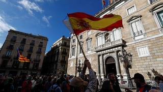 Распущенный парламент Каталонии подчинился Испании, Пучдемон обвинен в мятеже