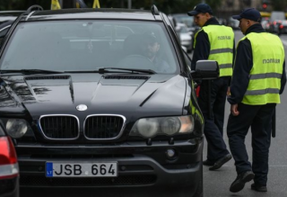 Кабмин незаметно пропихнул в законопроект об усилении ответственности за нарушение ПДД и решение проблемы с евробляхами