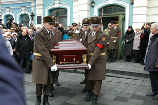 Никто из представителей власти не счел нужным прийти на похороны Каденюка
