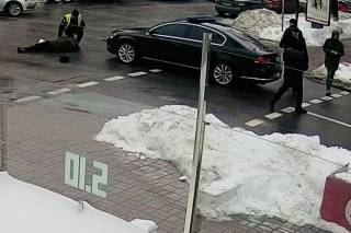 Автомобиль из кортежа Порошенко сбил пожилого мужчину