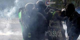 Во Франции мирная демонстрация закончилась массовыми беспорядками. Арестованы около 200 человек