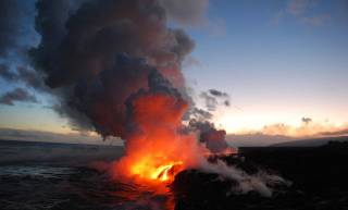 Извержение вулкана на Гавайях: уничтожен залив и сотни домов