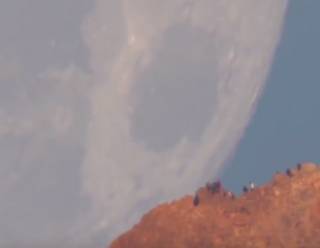 Сеть удивило видео заката «гигантской» Луны