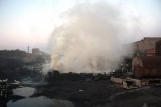 Экологическое ЧП в Запорожье: на предприятии по переработке резины бушевал гигантский пожар