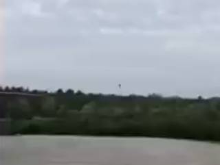 Появилось видео падения вертолета в Киеве – борт принадлежал предприятию советника Порошенко