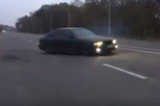 Опубликовано видео «экстремальных гонок» одесского водителя, насмерть сбившего людей на остановке