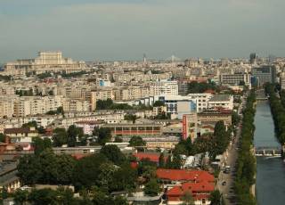 В трех квартирах в Бухаресте умудрились прописаться пятнадцать тысяч нелегалов