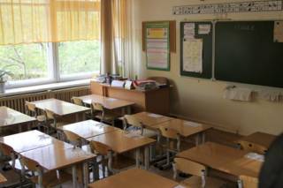 На Харьковщине массово закрываются школы и детсады