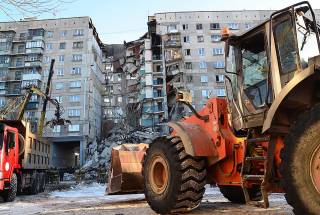 Число жертв в результате взрыва дома в Магнитогорске продолжает расти