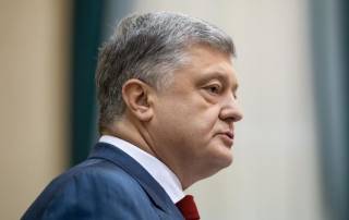 Порошенко заявил, что книги на русском языке практически исчезли с прилавков украинских магазинов