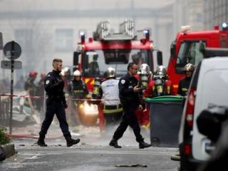 В Париже мощным взрывом «накрыло» десятки человек