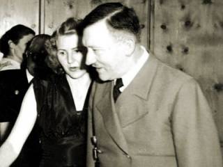 В сеть попали подробности странной интимной жизни Гитлера