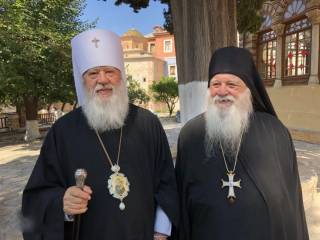 Одесский митрополит УПЦ призвал наместника афонского монастыря "не становиться раскольником"