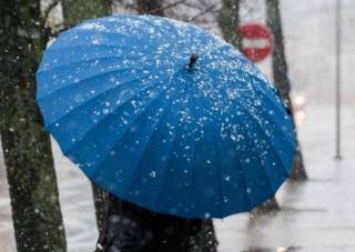Весна в Украине начнется дождями и мокрым снегом