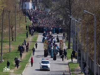 В Измаиле тысячи православных прошли крестным ходом 4 километра
