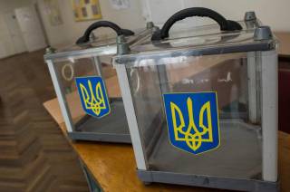 Выборы президента Украины: разрыв между Тимошенко и Порошенко продолжает таять