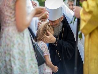 Украинцы поздравляют в соцсетях Митрополита Онуфрия: торжества в УПЦ