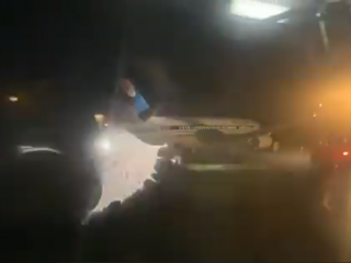 В сети появилось видео с места крушения пассажирского лайнера в «Жулянах»