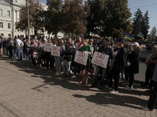 Люди возмущены фальсификациями Коровченко на 210 округе