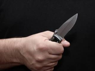 В Запорожье пырнули ножом мужчину, который заступился за честь женщины