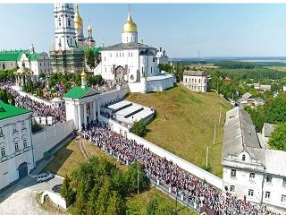 Более 20 тысяч верующих УПЦ прошли 250 км крестным ходом из Каменец-Подольского в Почаев