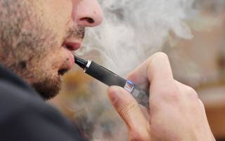 Табачники поддержали закон о налогообложении сигарет и напомнили об IQOS и Glo, - СМИ