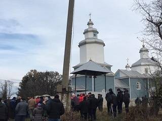 На Житомирщине представители местной власти инициировали попытку захвата храма УПЦ