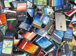 Названы самые опасные для здоровья смартфоны