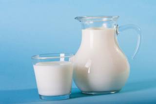 Ученые выбрали «идеальное» молоко