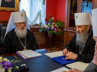 В УПЦ будут окроплять города святой водой и звонить в колокола