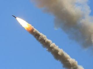 На Львовщине в село «случайно» залетела зенитная ракета. Министр обороны объяснил, что к чему