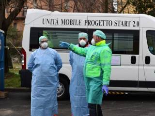 В Италии резко возросло число заражений коронавирусом, хотя смертность продолжает падать